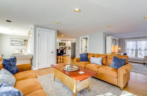 Old Mystic House | 3 Mi to Dtwn Mystic Getaway with Deck and Grill!
