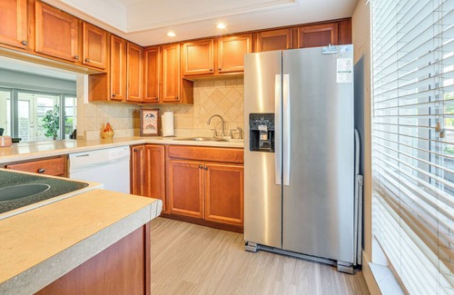 East Naples Condo | 3 Mi to Dtwn: Naples Condo w/Access to 9 Pools!