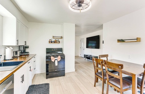 Youngstown Apartment | 3 Mi to Dtwn: Quiet Youngstown Apt w/Deck!