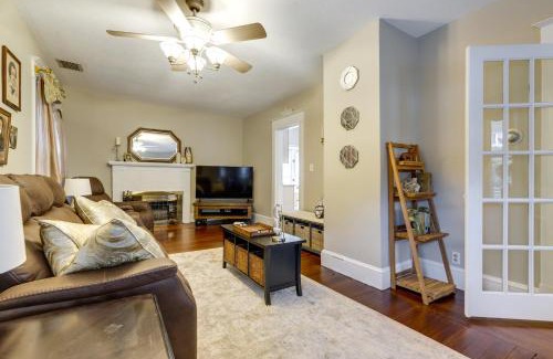 Springfield House | 3 Mi to Dtwn Springfield Home with Deck!