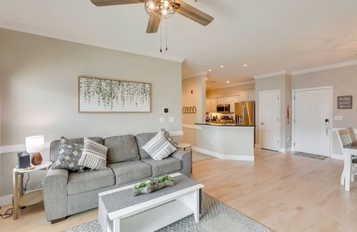 Charleston Condo | 3 Mi to Folly Beach: Condo w/Pool Access!