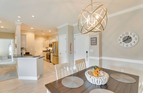 Charleston Condo | 3 Mi to Folly Beach: Condo w/Pool Access!