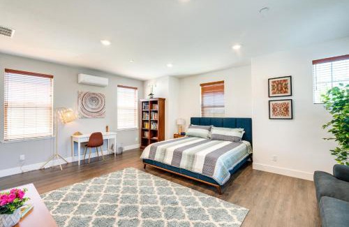 Roseville Apartment | 3 Mi to Golf and Shopping Cozy Roseville Studio