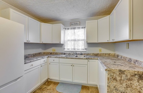 Beatrice House | 3 Mi to Golf - Beatrice Vacation Home!