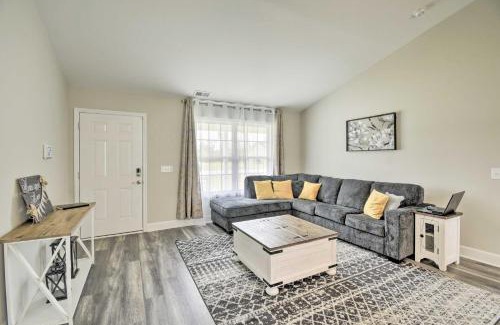 Loris House | 3 Mi to Golf Loris Home with Big Private Yard!