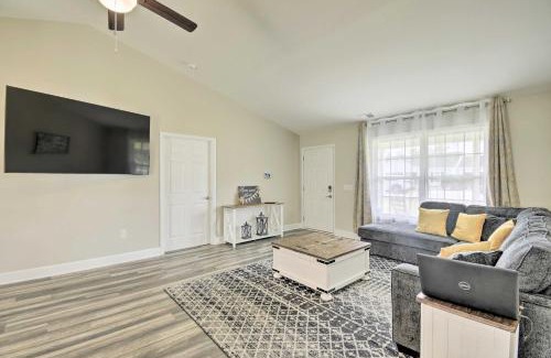 Loris House | 3 Mi to Golf Loris Home with Big Private Yard!