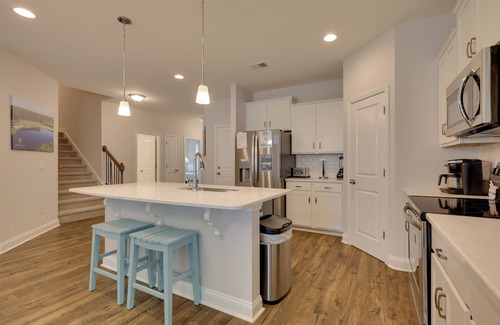 Ocean Isle Beach House | 3 Mi to Golf & Waterway: Ocean Isle Beach Retreat!