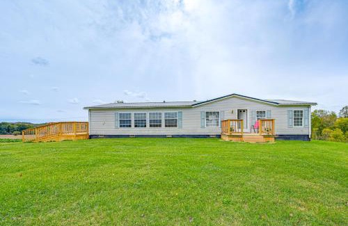 Cane Valley House | 3 Mi to Green River Lake Quiet Farmhouse with Yard