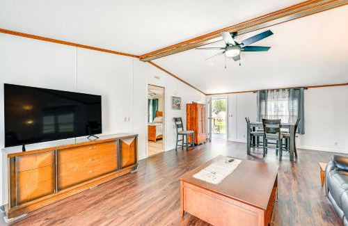 Cane Valley House | 3 Mi to Green River Lake Quiet Farmhouse with Yard