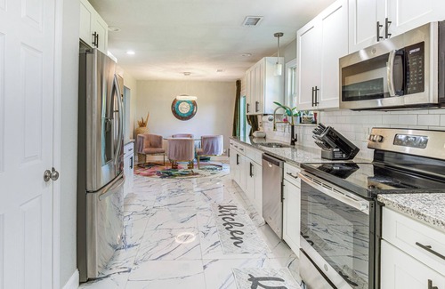 West Arlington House | 3 Mi to Lake Arlington: Pet-Friendly Home!