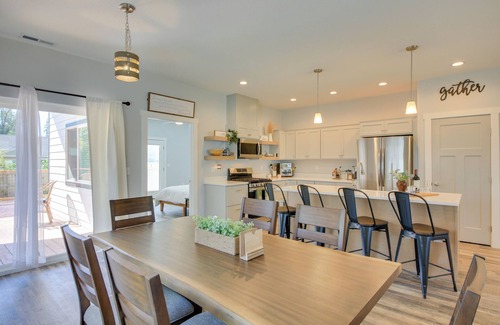 Ponderay House | 3 Mi to Lake Pend Oreille: Home w/Deck & Yard