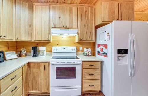 Fort Payne Cabin | 3 Mi to Little River Canyon: Scenic Alabama Cabin