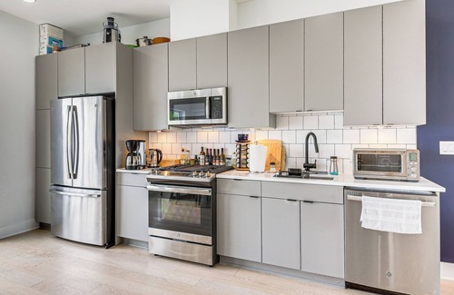 Park View Condo | 3 Mi to National Mall: Artsy DC Condo Near Metro!