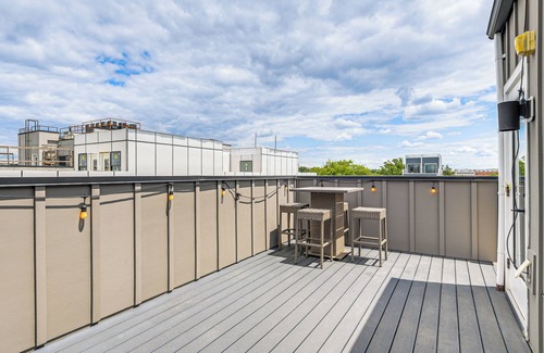 Park View Condo | 3 Mi to National Mall: Artsy DC Condo Near Metro!