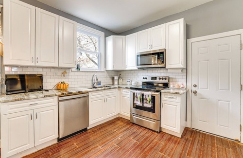 Yeadon House | 3 Mi to Penn: Pet-Friendly Townhome in Yeadon!