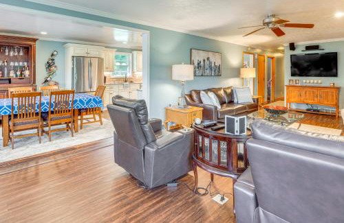 Canton House | 3 Mi to Pro Football Hall of Fame Home with Yard!