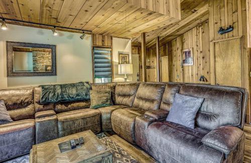 Sierra Cedars House | 3 Mi to Shaver Lake Cozy Bears Hideaway Cabin!