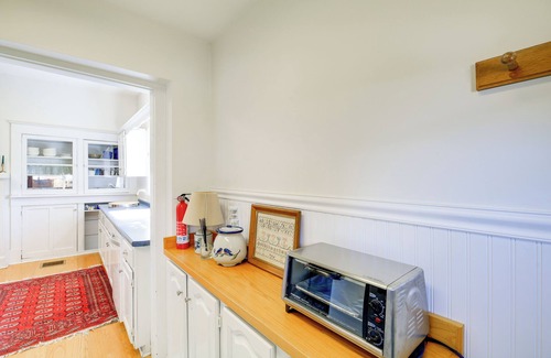 Bristol House | 3 Mi to South Holston Lake: Home w/Mtn Views