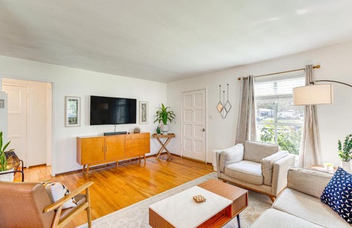 Magnolia Park House | 3 Mi to Universal Studios Chic Home with Yard!
