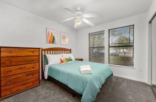 Bearss Plaza Apartment | 3 MI to USF Pool GYM & Pet Friendly