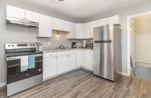 Williamstown House | 3 Miles from the ARK! 3 bedroom Home in Williamstown with Game Room!