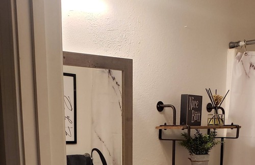 Oxford House | 3 miles from the University and 3 miles from the Square