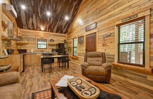 Board Camp Cabin | 3 miles on ATV to Wolf Pen Gap, Luxury Cabin slp 5