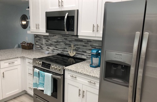 East Naples Condo | 3 Miles to Beautiful Naples Beach Shopping and Paradise