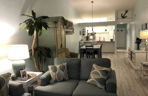 East Naples Condo | 3 Miles to Beautiful Naples Beach Shopping and Paradise