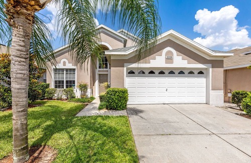 Windsor Palms House | 3 miles to Disney! Kid friendly, Adult approved, pet friendly. VRBO stayed here!