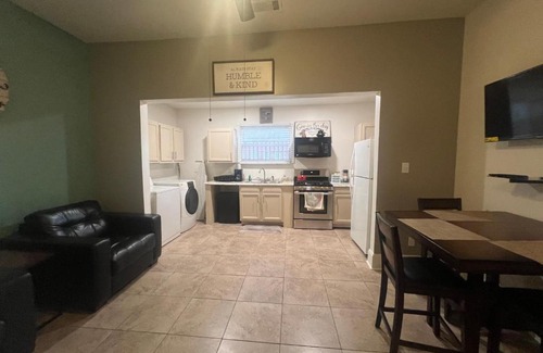 Atlanta House | 3 miles to Downtown Atlanta