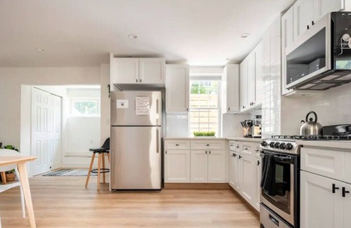 Queens House | 3 min to beach HOT TUB NYC Beach House