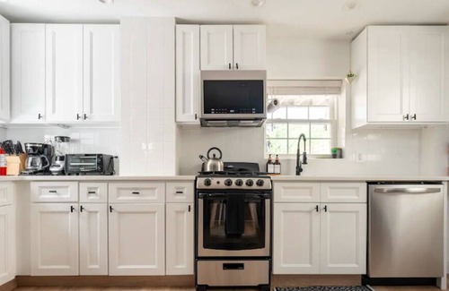 Queens House | 3 min to beach HOT TUB NYC Beach House
