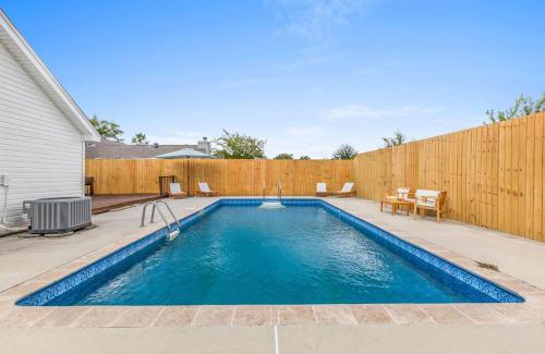 Prien House | 3 Min to Casino with Pool and Hot Tub