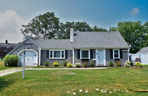West Yarmouth House | 3 Min Walk to Beach Large Fenced Yard