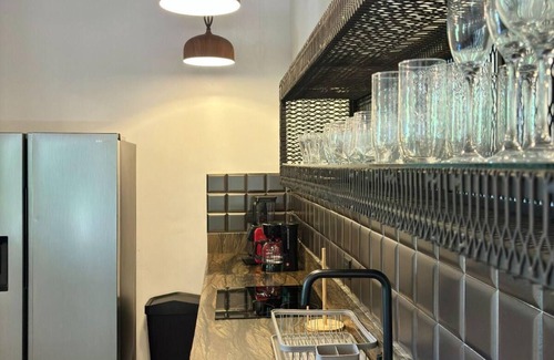 Mal Pais Apartment | 3 minutes from the tide pools &ocean with pool