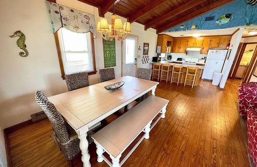 Kill Devil Hills House | 3 Minute walk to the Beach, 1 block from the beach.
