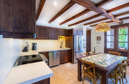 Las Catalinas Apartment | 3 Minute Walk to the Beach, Fountain & Patio at Las Catalinas