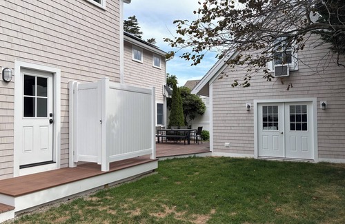 Minot House | 3 Minute Walk To Minot Beach!