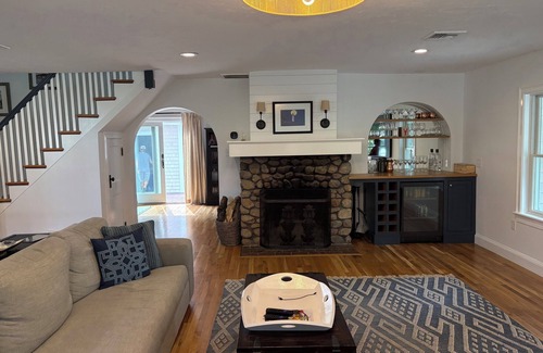 Minot House | 3 Minute Walk To Minot Beach!