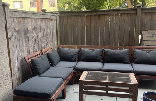 Fairview Apartment | 3 Minute Walk to VGH - Perfect for Doctors, Residents, Nurses or Patients.