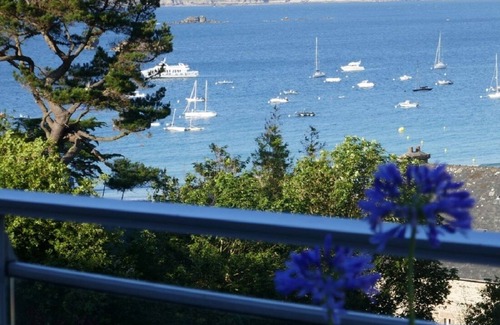 Perros-Guirec Apartment | 3 minutes from the beach, beautiful studio with 1 bed 2 p, veranda, terrace, park. wifi