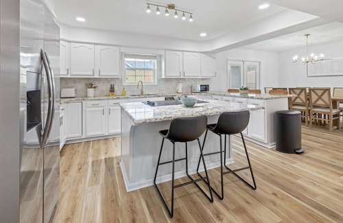 Prien House | 3 Minutes to Casino/Pool & Hot Tub