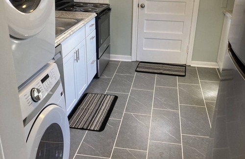Tuckahoe House | 3 Minutes to Henrico Doctors Hospital-Close to Short Pump