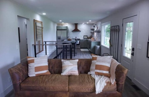 Sparta House | 3 Minutes to Hiking, Kayaking & WaterFalls!