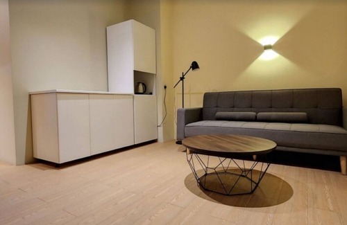 Kampung Kerinchi Apartment | 3 minutes to Kerinchi Station! Contemporary Studio near Mid Valley