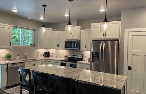 Egg Harbor House | 3 Neighboring Homes - 13 Bedrooms & 16 Bathrooms - Sleeps 48 - 3 Hot Tubs