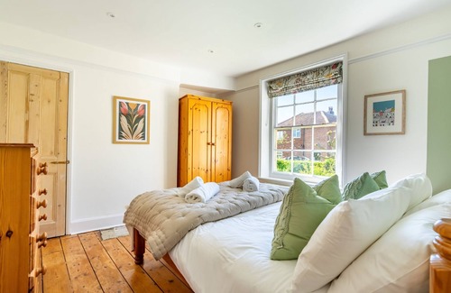 Fylingthorpe House | 3 North Terrace - sleeps 6 guests in 3 bedrooms
