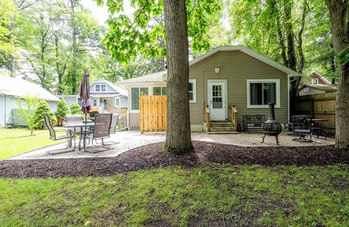 Union Pier Cottage | 3 Nt Min! Union Pier Cottage Close To Beach & Downtown!