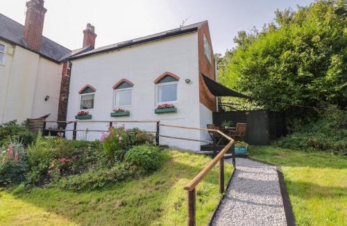 Pulverbatch House | 3 Oaks Lodge